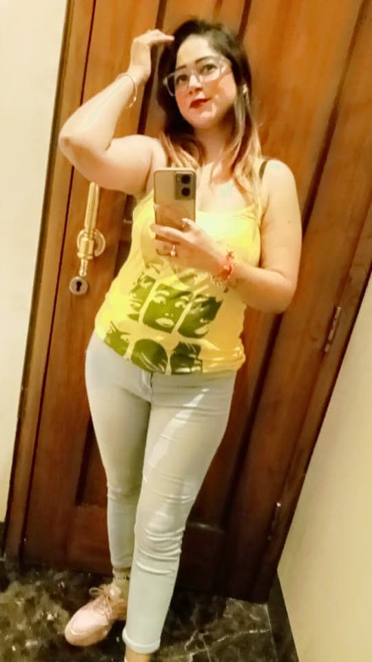 Pooja photo 6