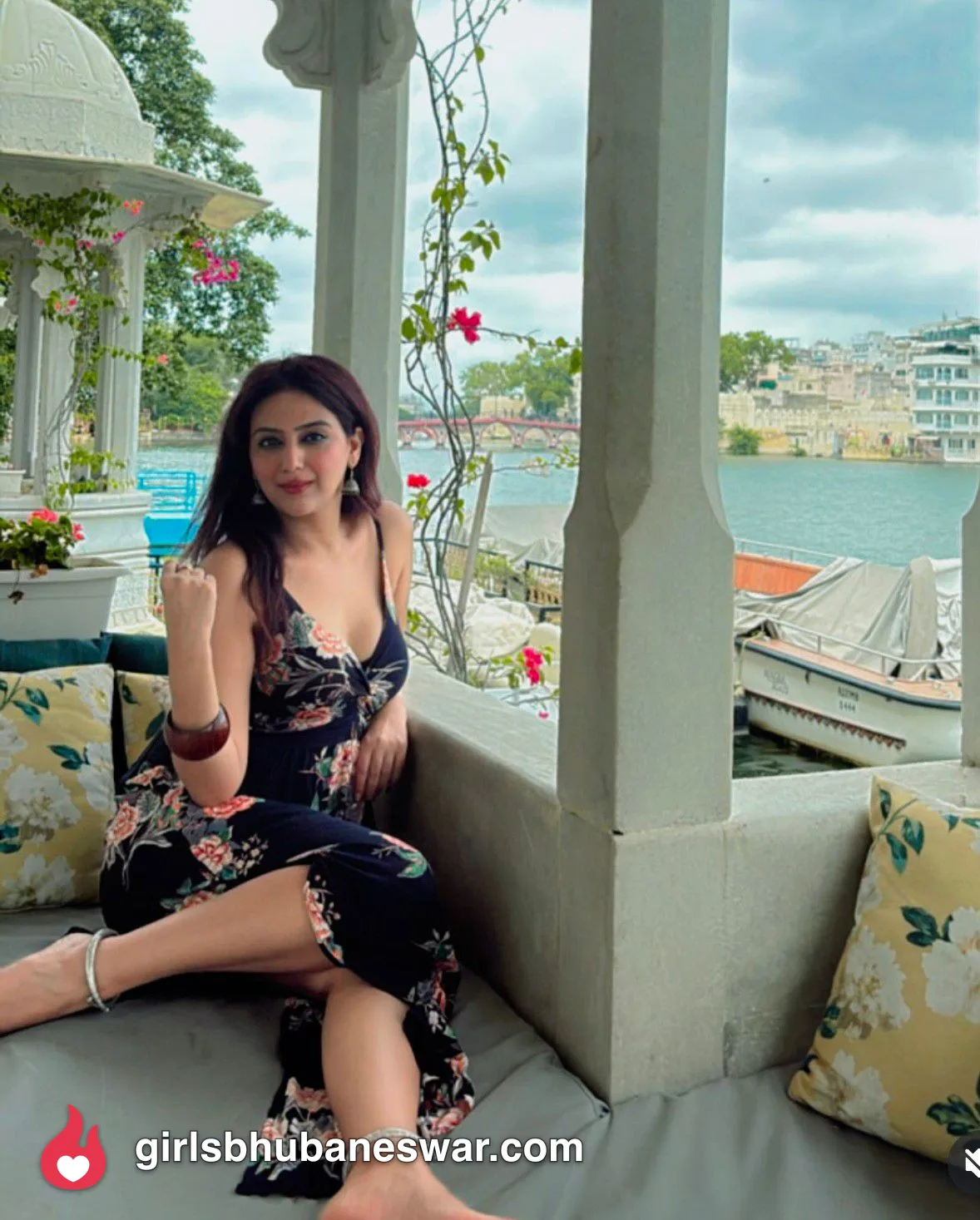 Simran photo 6
