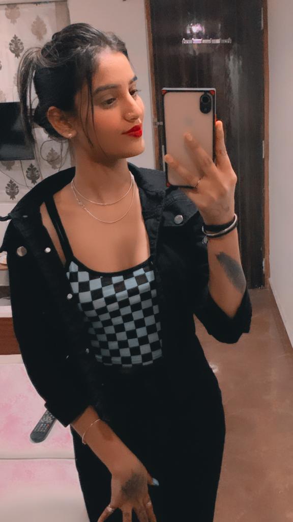 Janvi photo 4